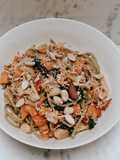 Pasta de espinaca con pollo primavera (vegetales asados y maní) 🌱