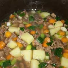 Sop daging sapi sederhana রেসিপির প্রধান ছবি
