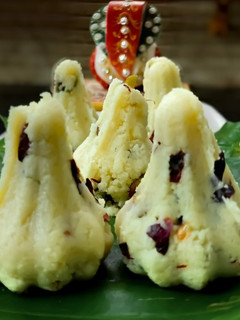પનીર મોદક (Paneer Modak Recipe In Gujarati) રેસીપી મુખ્ય ફોટો