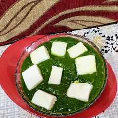 A picture of Palak Paneer.