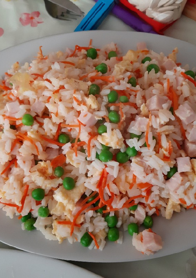 Una foto de Arroz tres delicias