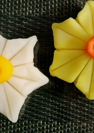 Une photo de Nerikiri Wagashi: "Suisen" (Narcisse)