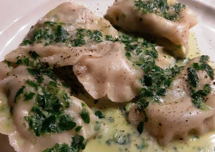 La Meilleur Recette De Raviolis maison sauce crèmeuse au persil