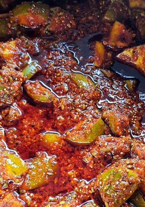 लसोडे़ और आम का आचार (lasode aur aam ka achar recipe in Hindi) रेसिपी मुख्य फोटो
