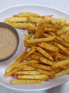 फ्रेंच फ्राईज (french fries recipe in marathi) रेसिपी चे मुख्य फोटो 