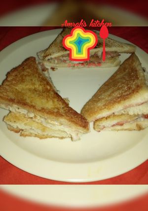 A picture of Breakfast idea😁 Sandwich bread.