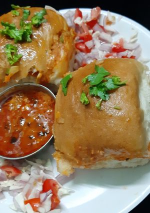 मसाला पाव (masala pav recipe in Hindi) रेसिपी मुख्य फोटो