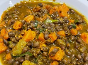 Una foto de Guisado de porotos aduki con sabor hindú