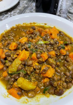 Una foto de Guisado de porotos aduki con sabor hindú