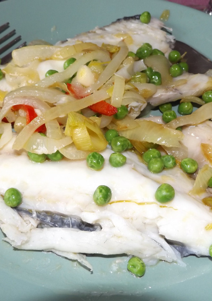 Una foto de Doradas al horno con verduras, para dieta
