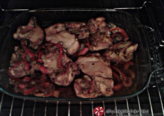 κύρια φωτογραφία συνταγής Κομμάτια κοτόπουλου στο φούρνο με σάλτσα τεριγιάκι