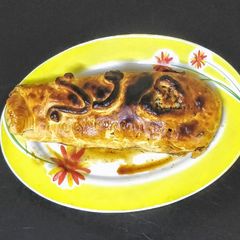 A picture of Beef Wellington.