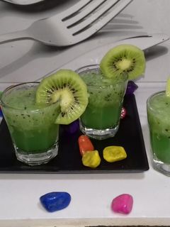 कीवी कॉकटेल (Kiwi cocktail recipe in Hindi) रेसिपी मुख्य फोटो
