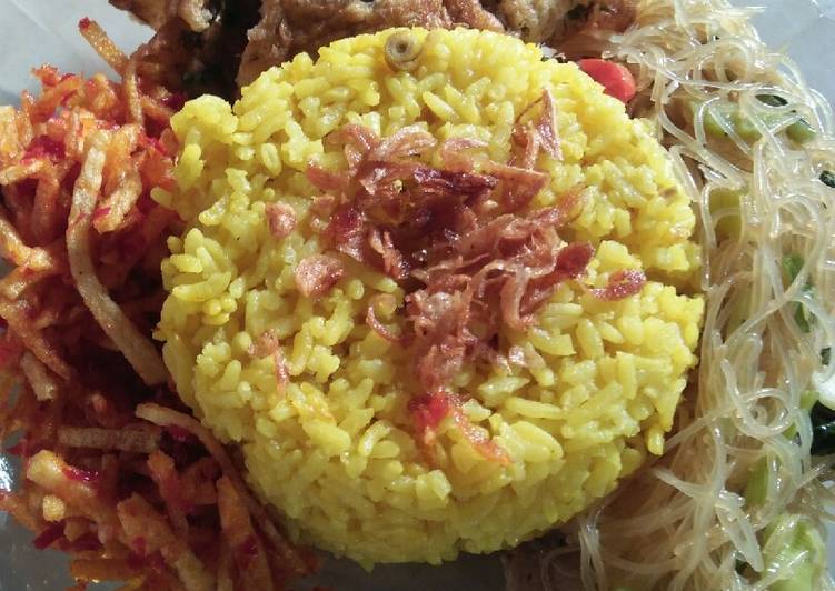 Resep Nasi kuning magicom yang Enak Banget
