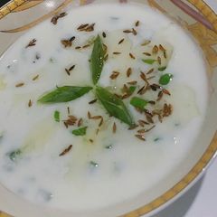 A picture of Spring onion raita.