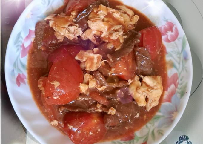 Daging sapi masak totel(tomat telur)