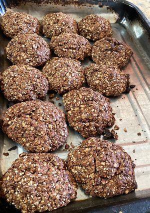 A picture of Chocolate fiber cookies.