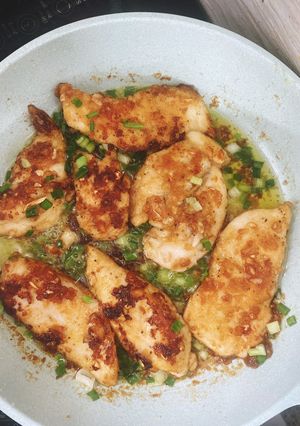 Hình của món Gà áp chảo.