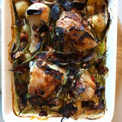 A picture of Chicken, potato & crispy ham supper.