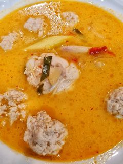 รูปของ 🍲..ต้มยำน้ำข้น (หมูสับ+น่องไก่บน)