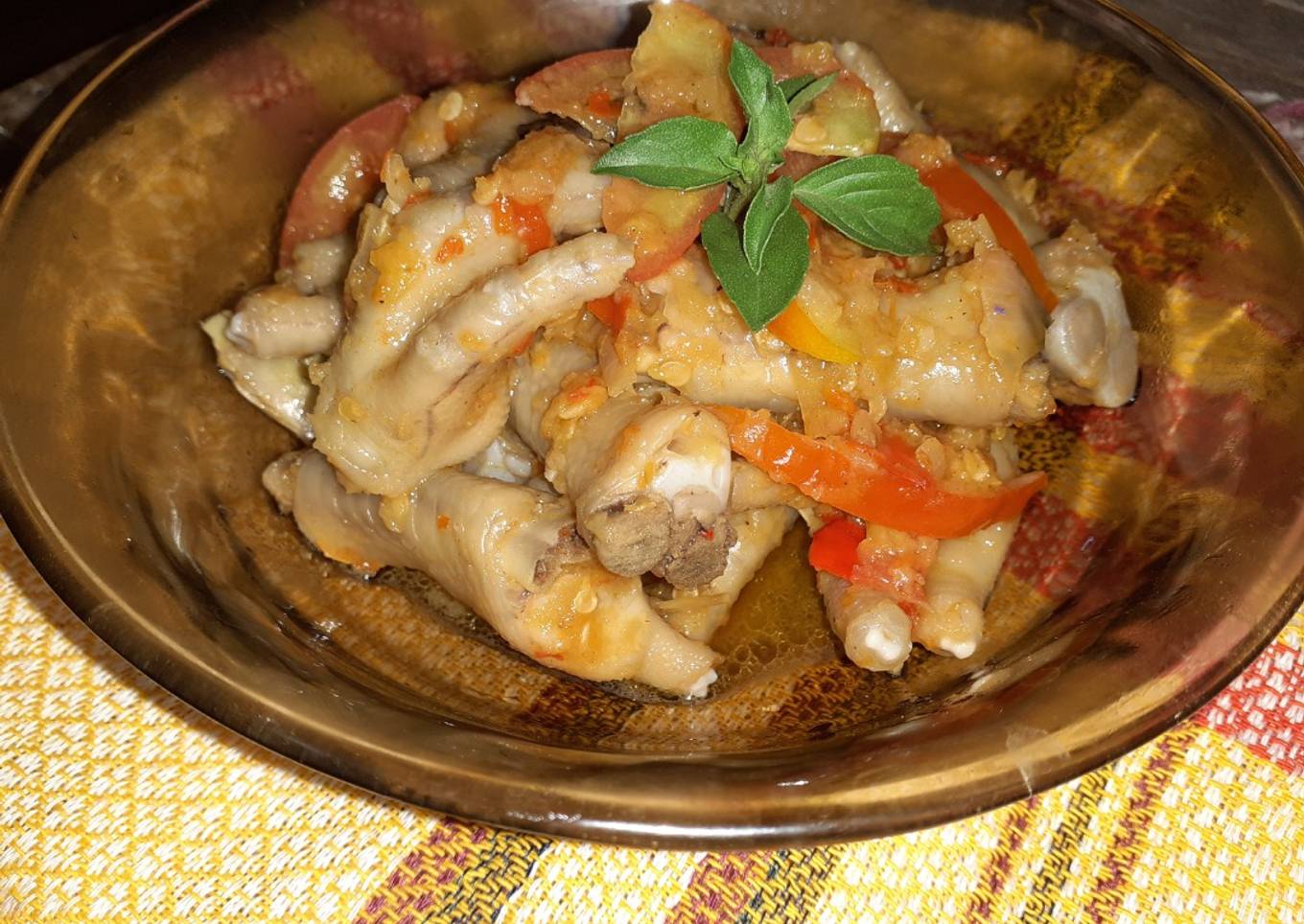 Ceker ayam pedas gurih