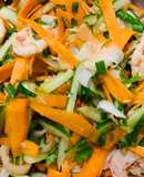 Gỏi tôm dưa leo cà rốt củ cải trắng