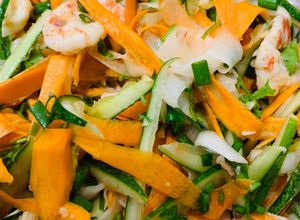 Hình của món Gỏi tôm dưa leo cà rốt củ cải trắng.