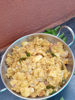 உருளைக்கிழங்கு பொடிமாஸ்(potato podimas recipe in tamil) செய்முறை முக்கிய புகைப்படம்