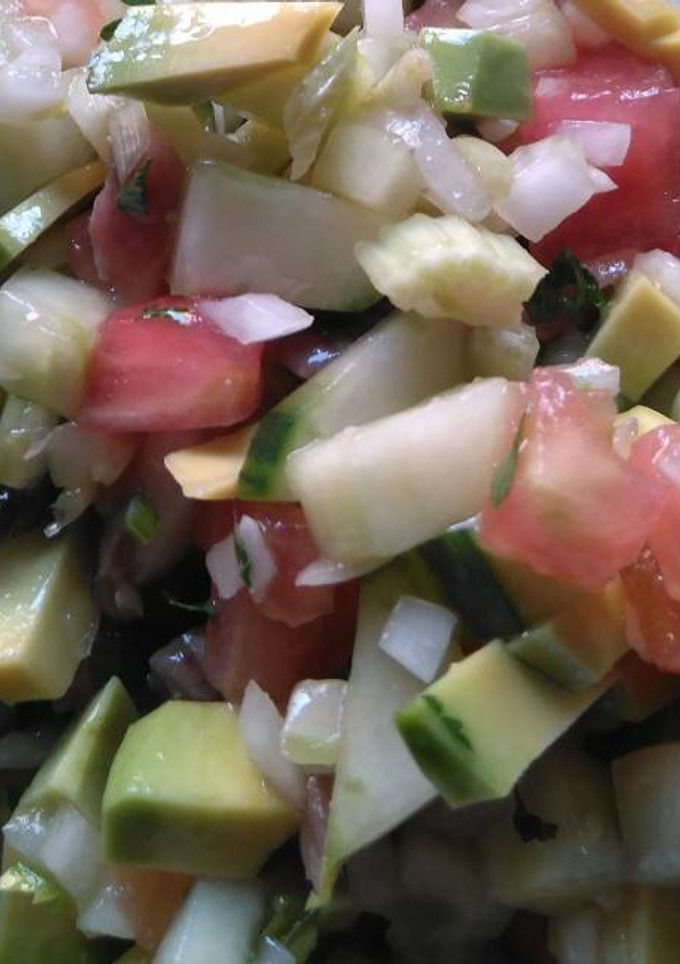 Una foto de Ensalada de Aguacate y anchoas