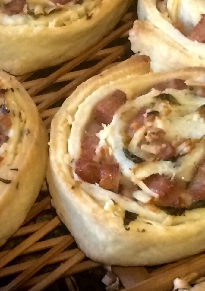 Una foto de Rollos de panceta y puerro