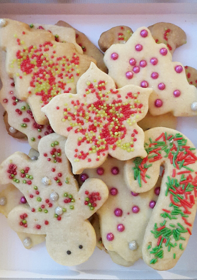 Una foto de Galletas de Navidad de mantequilla muy sencillas y ricas