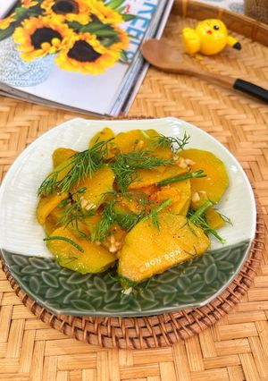 Hình của món Bí đỏ xào thì là chay.
