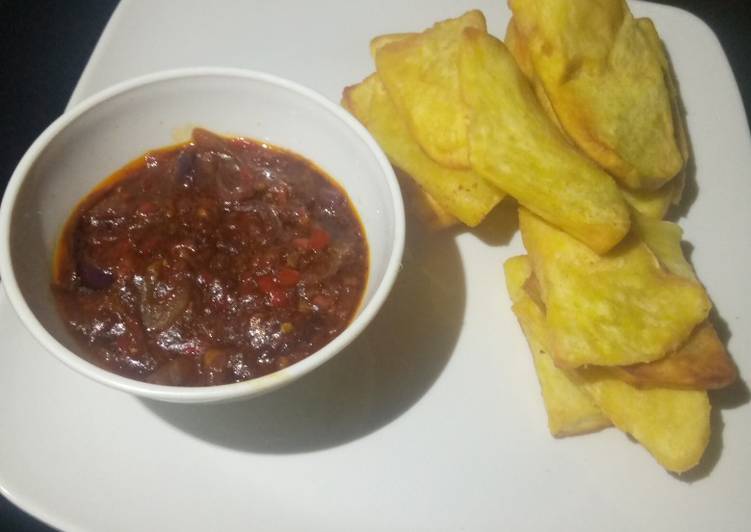 Fried sweet potato with sauce