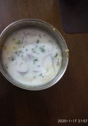 A picture of Onion Raita.