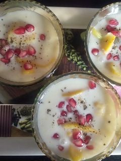 फ्रूट रायता (Fruit raita recipe in hindi) रेसिपी मुख्य फोटो