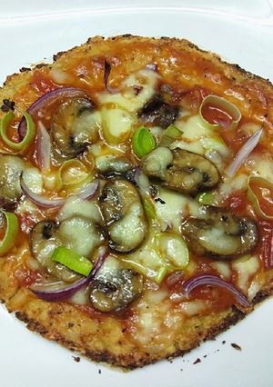 A picture of Cauliflower crust pizza-gluten free.