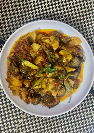 A picture of Achari Aloo Baingan.