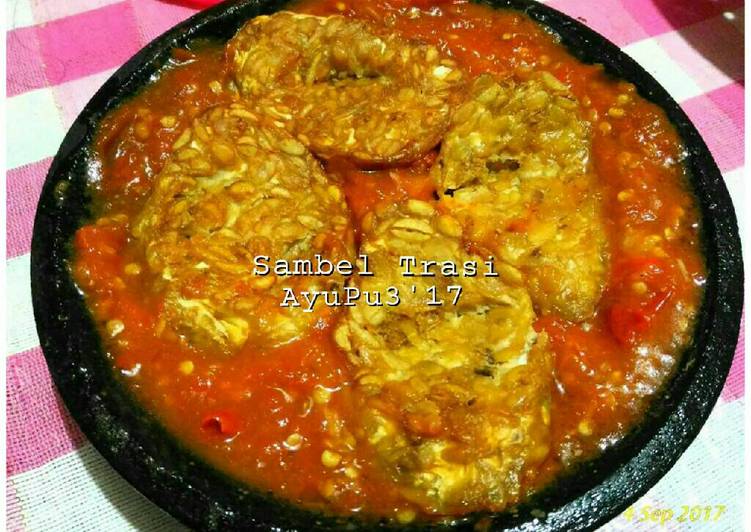 Sambel trasi penyet tempe