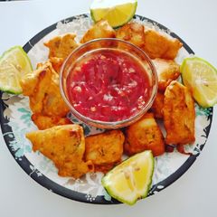 A picture of Fish Bhajia with Kachumbari.