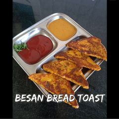 A picture of Vegetable besan bread toast.
