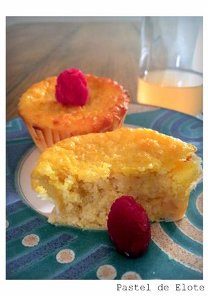 Hình của món Bánh Bắp - Pastel de Elote.