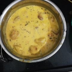 A picture of Pakoda kadhi.