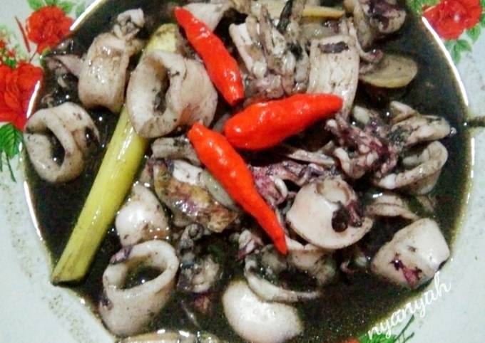 Cumi masak hitam