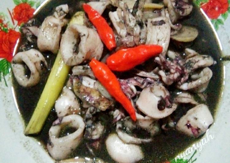 Cara Gampang Menyiapkan Cumi masak hitam, Menggugah Selera