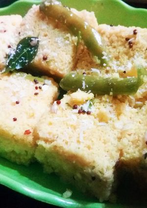 A picture of Besan Dhokla.