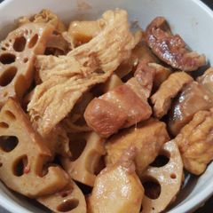 A picture of Fermented beancurd with lotus roots and ribs 南乳蓮藕炆排骨.