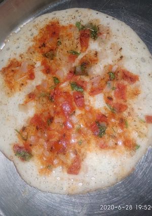 રવા ઉત્તપમ (Rava Uttapam Recipe In Gujarati) રેસીપી મુખ્ય ફોટો
