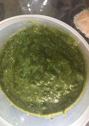 A picture of Green chatni.