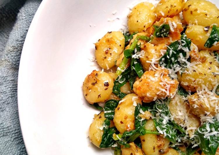 Gnocchi With Sausagemeat & Spinach In A Garlic Butter Sauce