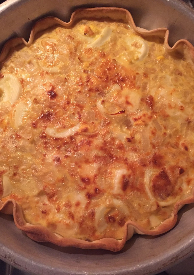 Una foto de Tarta de cebolla, queso y huevo 👩🏻‍🍳
